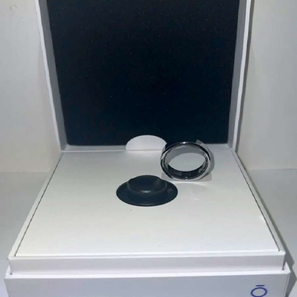 Brand New Oura 3 Gen Ring Size 6